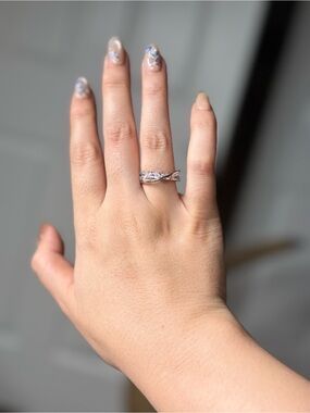 Sterling Silver Twisted Band Ring with Clear Stones - Silver